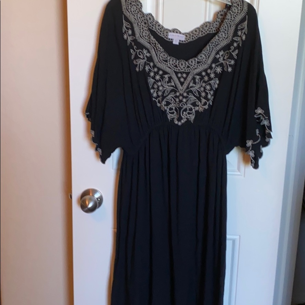 A pea in the pod black maternity dress